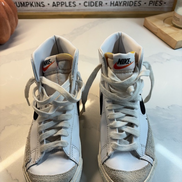 Nike Blazers - Picture 4 of 6